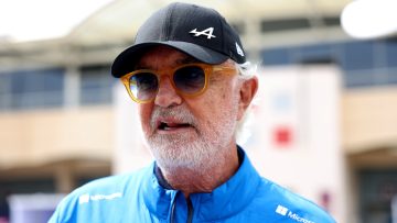 Briatore hits out at 'totally stupid' Verstappen critics